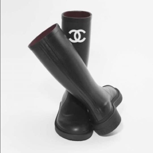 BRAND NEW IN A BOX CHANEL RAIN BOOTS. SOLD OUT EVERYWHERE IN THE US AND EUROPE. - Picture 2 of 7